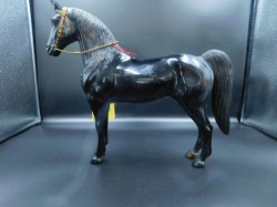 HARD PLASTIC BLACK BEAUTY OR PALAMINO TRIGGER HORSE GOLD TRIM, CHAIN LEAD CHOICE